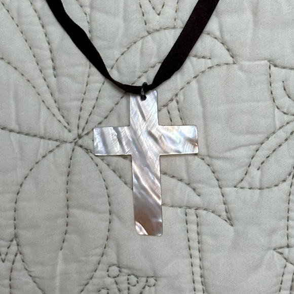 Shell Cross and Velvet Ribbon Tie Necklace - Picture 2 of 5